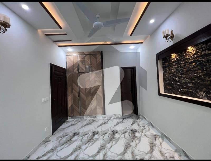 Beautiful Upper Portion Like Brand New Beautiful Upper Portion Like Brand New