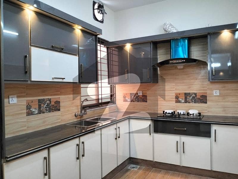 ڈی ۔ 17 اسلام آباد میں 5 کمروں کا 9 مرلہ مکان 3.5 کروڑ میں برائے فروخت۔ ڈی ۔ 17 اسلام آباد میں 5 کمروں کا 9 مرلہ مکان 3.5 کروڑ میں برائے فروخت۔