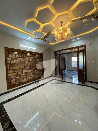 Size 30x60 Full House For Rent In G-13