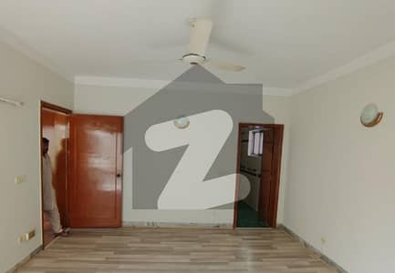 ڈی ایچ اے فیز 3 ڈیفنس (ڈی ایچ اے),لاہور میں 5 کمروں کا 1 کنال مکان 2.3 لاکھ میں کرایہ پر دستیاب ہے۔ ڈی ایچ اے فیز 3 ڈیفنس (ڈی ایچ اے),لاہور میں 5 کمروں کا 1 کنال مکان 2.3 لاکھ میں کرایہ پر دستیاب ہے۔