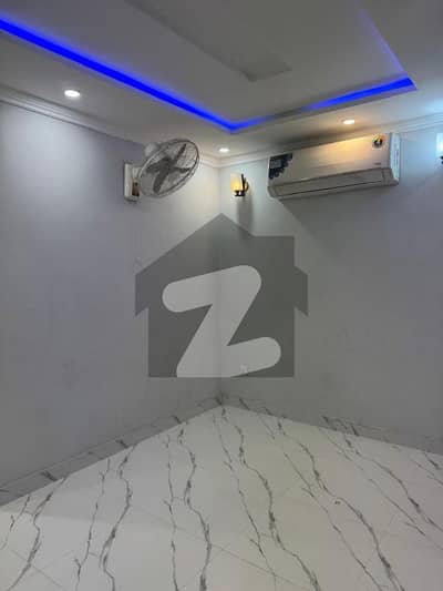 400 Square Feet Flat For Rent In Bahria Town - Sector C 400 Square Feet Flat For Rent In Bahria Town - Sector C