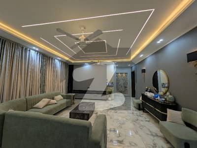 بحریہ ٹاؤن فیز 7 بحریہ ٹاؤن راولپنڈی,راولپنڈی میں 9 کمروں کا 1 کنال مکان 3.65 لاکھ میں کرایہ پر دستیاب ہے۔