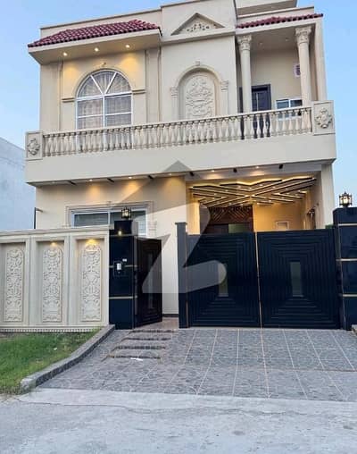 سٹی ہاؤسنگ سوسائٹی گوجرانوالہ میں 4 کمروں کا 5 مرلہ مکان 2.35 کروڑ میں برائے فروخت۔