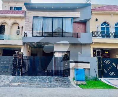 سٹی ہاؤسنگ سوسائٹی گوجرانوالہ میں 4 کمروں کا 5 مرلہ مکان 2.4 کروڑ میں برائے فروخت۔