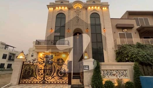 A Great Choice For A Prime Location 10 Marla House Available In Citi Housing Society