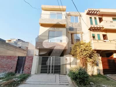 نشیمنِ اقبال فیز 2 نشیمنِ اقبال,لاہور میں 6 کمروں کا 5 مرلہ مکان 1.85 کروڑ میں برائے فروخت۔ نشیمنِ اقبال فیز 2 نشیمنِ اقبال,لاہور میں 6 کمروں کا 5 مرلہ مکان 1.85 کروڑ میں برائے فروخت۔