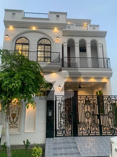 رئیل پام سٹی ایمن آباد موڑ,گوجرانوالہ میں 4 کمروں کا 5 مرلہ مکان 2.1 کروڑ میں برائے فروخت۔