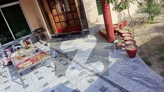 ویلینشیاء ہاؤسنگ سوسائٹی لاہور میں 4 کمروں کا 1 کنال مکان 1.25 لاکھ میں کرایہ پر دستیاب ہے۔