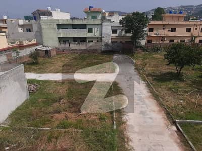 بنی گالہ اسلام آباد میں 6 مرلہ رہائشی پلاٹ 90.0 لاکھ میں برائے فروخت۔