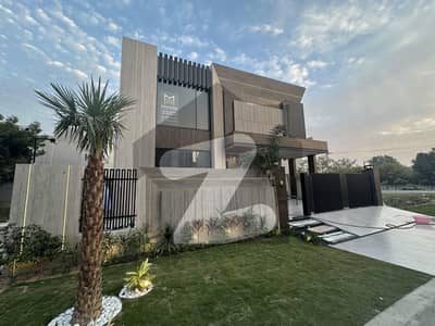 لیک سٹی میڈوز لاہور میں 5 کمروں کا 16 مرلہ مکان 8.0 کروڑ میں برائے فروخت۔