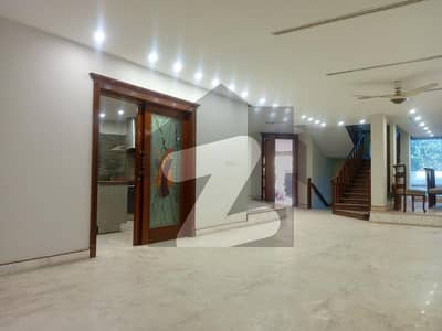 جوہر ٹاؤن لاہور میں 5 کمروں کا 1 کنال مکان 1.8 لاکھ میں کرایہ پر دستیاب ہے۔ جوہر ٹاؤن لاہور میں 5 کمروں کا 1 کنال مکان 1.8 لاکھ میں کرایہ پر دستیاب ہے۔