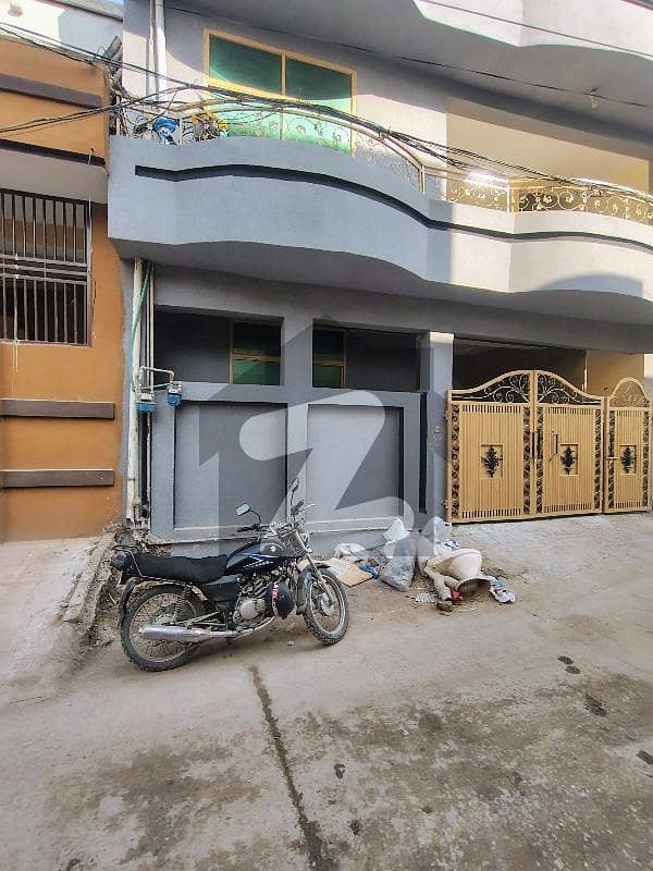 فضل ٹاؤن فیز 2 فضل ٹاؤن,راولپنڈی میں 4 کمروں کا 5 مرلہ مکان 1.8 کروڑ میں برائے فروخت۔