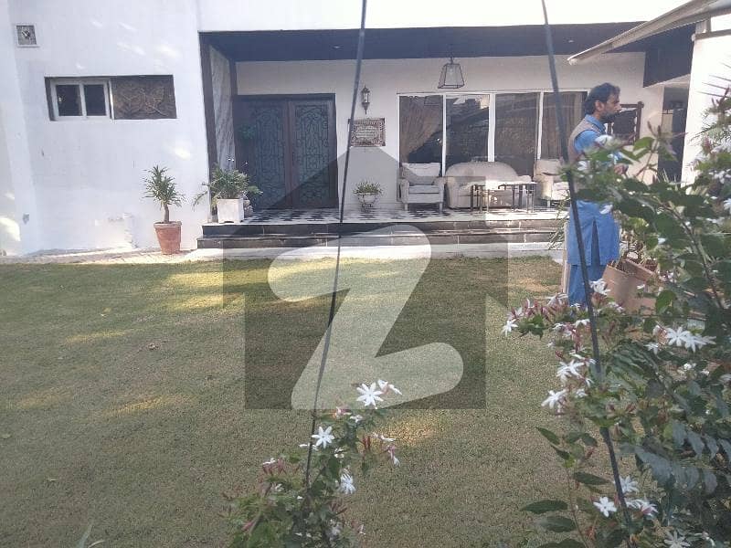 ماڈل ٹاؤن لاہور میں 6 کمروں کا 2 کنال مکان 6.0 لاکھ میں کرایہ پر دستیاب ہے۔ ماڈل ٹاؤن لاہور میں 6 کمروں کا 2 کنال مکان 6.0 لاکھ میں کرایہ پر دستیاب ہے۔