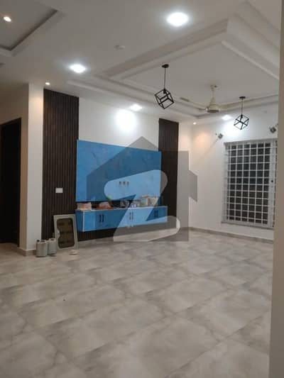 بحریہ انکلیو - سیکٹر سی 2 بحریہ انکلیو,بحریہ ٹاؤن,اسلام آباد میں 3 کمروں کا 15 مرلہ زیریں پورشن 1.3 لاکھ میں کرایہ پر دستیاب ہے۔