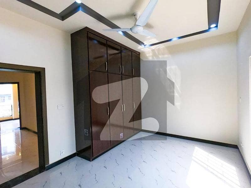 7 Marla Like New Portion Available For Rent 7 Marla Like New Portion Available For Rent