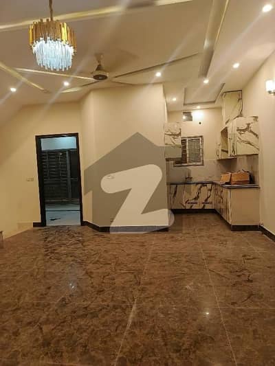 ایل ڈی اے ایوینیو ۔ بلاک جی ایل ڈی اے ایوینیو,لاہور میں 6 کمروں کا 10 مرلہ مکان 2.8 کروڑ میں برائے فروخت۔ ایل ڈی اے ایوینیو ۔ بلاک جی ایل ڈی اے ایوینیو,لاہور میں 6 کمروں کا 10 مرلہ مکان 2.8 کروڑ میں برائے فروخت۔