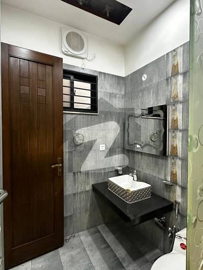 جوبلی ٹاؤن ۔ بلاک ایف جوبلی ٹاؤن,لاہور میں 1 کمرے کا 5 مرلہ زیریں پورشن 45.0 ہزار میں کرایہ پر دستیاب ہے۔ جوبلی ٹاؤن ۔ بلاک ایف جوبلی ٹاؤن,لاہور میں 1 کمرے کا 5 مرلہ زیریں پورشن 45.0 ہزار میں کرایہ پر دستیاب ہے۔