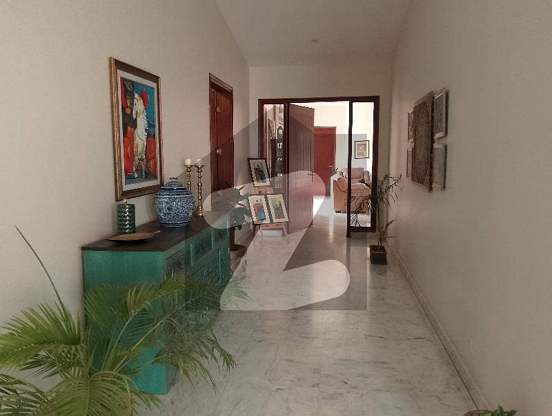 Well Maintained Portion At Most Prime Location Well Maintained Portion At Most Prime Location