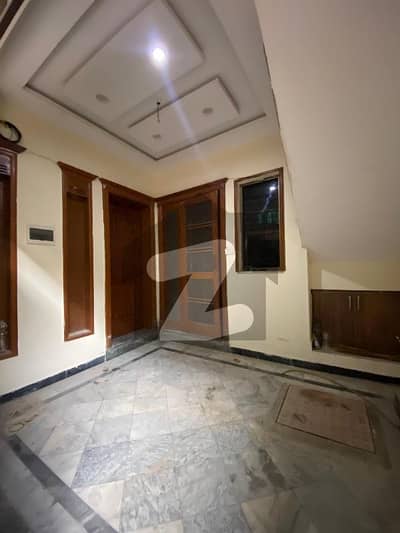 چکلالہ سکیم 3 چکلالہ سکیم,راولپنڈی میں 2 کمروں کا 3 مرلہ زیریں پورشن 18.0 ہزار میں کرایہ پر دستیاب ہے۔