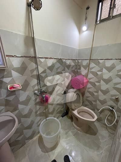 گلستانِِ جوہر ۔ بلاک 10 گلستانِ جوہر,کراچی میں 3 کمروں کا 6 مرلہ بالائی پورشن 78.0 لاکھ میں برائے فروخت۔