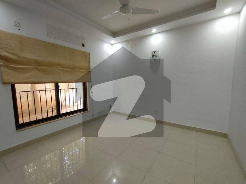 ایف ۔ 7 اسلام آباد میں 6 کمروں کا 2 کنال مکان 10.0 لاکھ میں کرایہ پر دستیاب ہے۔