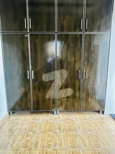 ماڈل ٹاؤن ۔ بلاک سی ماڈل ٹاؤن,لاہور میں 2 کمروں کا 2 کنال بالائی پورشن 1.05 لاکھ میں کرایہ پر دستیاب ہے۔ ماڈل ٹاؤن ۔ بلاک سی ماڈل ٹاؤن,لاہور میں 2 کمروں کا 2 کنال بالائی پورشن 1.05 لاکھ میں کرایہ پر دستیاب ہے۔