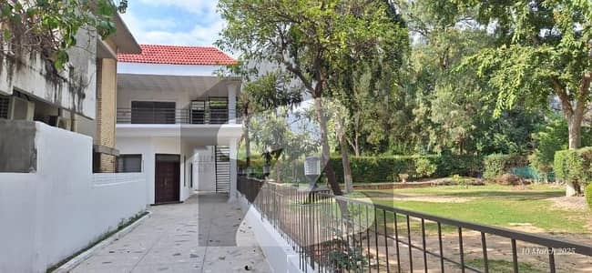 UPPER PORTION FOR RENT IN F-7