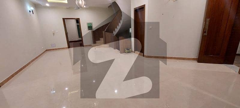 HOUSE FOR RENT IN F-7 HOUSE FOR RENT IN F-7