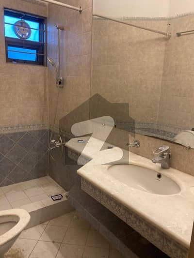 HOUSE FOR RENT IN F-7