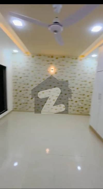 فارمانئیٹس ہاؤسنگ سکیم لاہور میں 1 کمرے کا 5 مرلہ زیریں پورشن 42.0 ہزار میں کرایہ پر دستیاب ہے۔