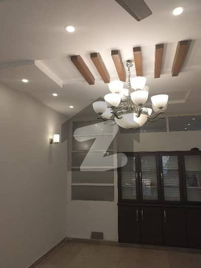 ڈی ایچ اے فیز 3 - بلاک ڈبل ایکس فیز 3,ڈیفنس (ڈی ایچ اے),لاہور میں 5 کمروں کا 11 مرلہ مکان 1.98 لاکھ میں کرایہ پر دستیاب ہے۔ ڈی ایچ اے فیز 3 - بلاک ڈبل ایکس فیز 3,ڈیفنس (ڈی ایچ اے),لاہور میں 5 کمروں کا 11 مرلہ مکان 1.98 لاکھ میں کرایہ پر دستیاب ہے۔