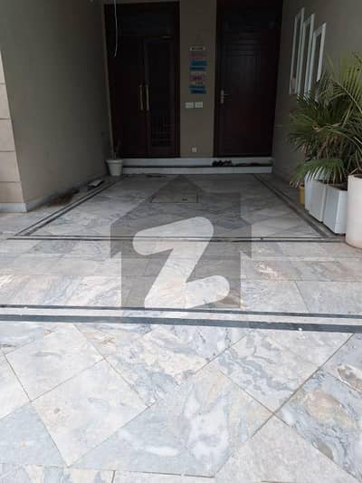 10 Marla Lower Portion For Rent In Lahore