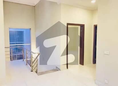 ڈی ایچ اے ویلی - آلینڈر سیکٹر ڈی ایچ اے ویلی,ڈی ایچ اے ڈیفینس,اسلام آباد میں 3 کمروں کا 8 مرلہ مکان 1.5 کروڑ میں برائے فروخت۔