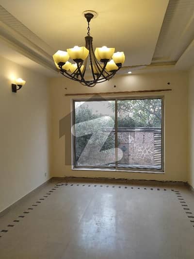 ڈی ایچ اے فیز 3 - بلاک زیڈ فیز 3,ڈیفنس (ڈی ایچ اے),لاہور میں 4 کمروں کا 10 مرلہ مکان 1.82 لاکھ میں کرایہ پر دستیاب ہے۔ ڈی ایچ اے فیز 3 - بلاک زیڈ فیز 3,ڈیفنس (ڈی ایچ اے),لاہور میں 4 کمروں کا 10 مرلہ مکان 1.82 لاکھ میں کرایہ پر دستیاب ہے۔