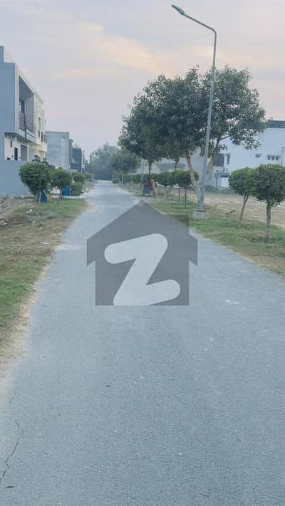 الکبیر فیز 2 - بلاک ڈی الکبیر ٹاؤن - فیز 2,الکبیر ٹاؤن,رائیونڈ روڈ,لاہور میں 7 مرلہ رہائشی پلاٹ 1.05 کروڑ میں برائے فروخت۔ الکبیر فیز 2 - بلاک ڈی الکبیر ٹاؤن - فیز 2,الکبیر ٹاؤن,رائیونڈ روڈ,لاہور میں 7 مرلہ رہائشی پلاٹ 1.05 کروڑ میں برائے فروخت۔