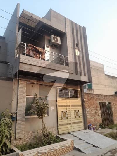 تاج باغ سکیم لاہور میں 4 کمروں کا 5 مرلہ مکان 1.75 کروڑ میں برائے فروخت۔