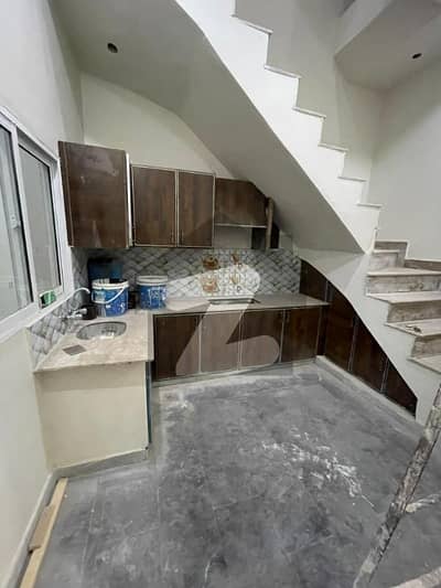 گرین کیپ ہاؤسنگ سکیم لاہور میں 3 کمروں کا 2 مرلہ مکان 85.0 لاکھ میں برائے فروخت۔