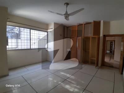 ایف ۔ 6 اسلام آباد میں 6 کمروں کا 1 کنال مکان 7.0 لاکھ میں کرایہ پر دستیاب ہے۔