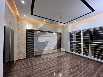 ایل ڈی اے ایوینیو لاہور میں 5 کمروں کا 10 مرلہ مکان 3.17 کروڑ میں برائے فروخت۔ ایل ڈی اے ایوینیو لاہور میں 5 کمروں کا 10 مرلہ مکان 3.17 کروڑ میں برائے فروخت۔