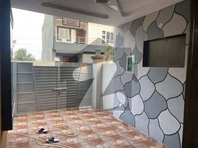 5M lower portion for rent available park view city Lahore