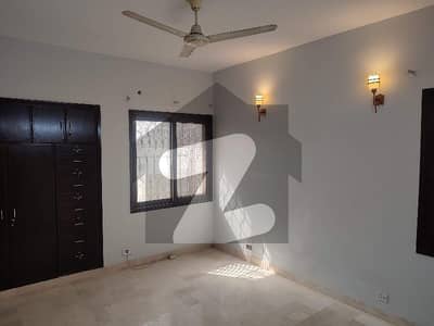GROUND Floor Apartment in MAYMAR PLAZA Block-1 gulshan e iqbal