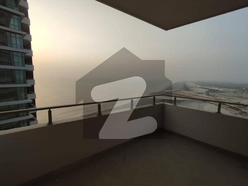 4-Beds Luxurious Apartment Available For Rent 4-Beds Luxurious Apartment Available For Rent