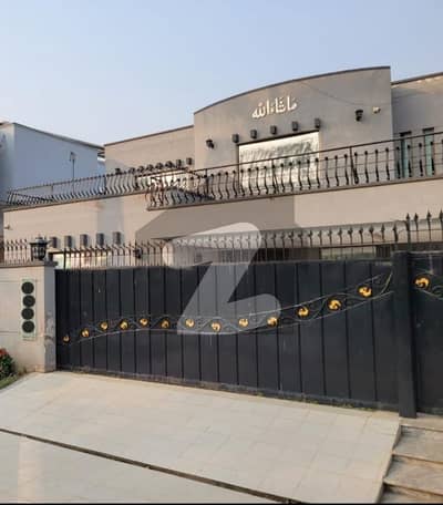 ڈی ایچ اے فیز 5 ڈیفنس (ڈی ایچ اے),لاہور میں 5 کمروں کا 1 کنال مکان 3.5 لاکھ میں کرایہ پر دستیاب ہے۔