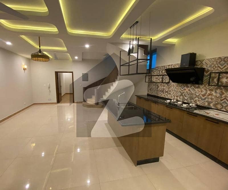 ایف ۔ 7 اسلام آباد میں 6 کمروں کا 1 کنال مکان 10.0 لاکھ میں کرایہ پر دستیاب ہے۔ ایف ۔ 7 اسلام آباد میں 6 کمروں کا 1 کنال مکان 10.0 لاکھ میں کرایہ پر دستیاب ہے۔