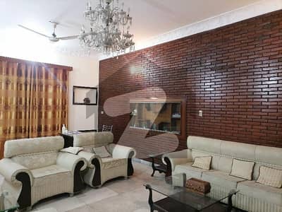 علامہ اقبال ٹاؤن لاہور میں 3 کمروں کا 1 کنال زیریں پورشن 1.3 لاکھ میں کرایہ پر دستیاب ہے۔ علامہ اقبال ٹاؤن لاہور میں 3 کمروں کا 1 کنال زیریں پورشن 1.3 لاکھ میں کرایہ پر دستیاب ہے۔