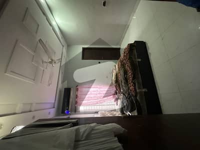 کینال گارڈن ۔ بلاک ای کینال گارڈن,لاہور میں 4 کمروں کا 5 مرلہ مکان 1.65 کروڑ میں برائے فروخت۔