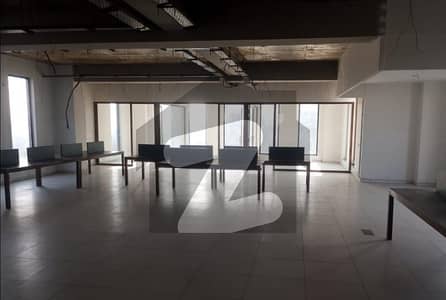 گلبرگ لاہور میں 15 مرلہ دفتر 7.5 لاکھ میں کرایہ پر دستیاب ہے۔