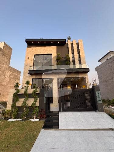 سینٹرل پارک ہاؤسنگ سکیم لاہور میں 4 کمروں کا 5 مرلہ مکان 2.2 کروڑ میں برائے فروخت۔