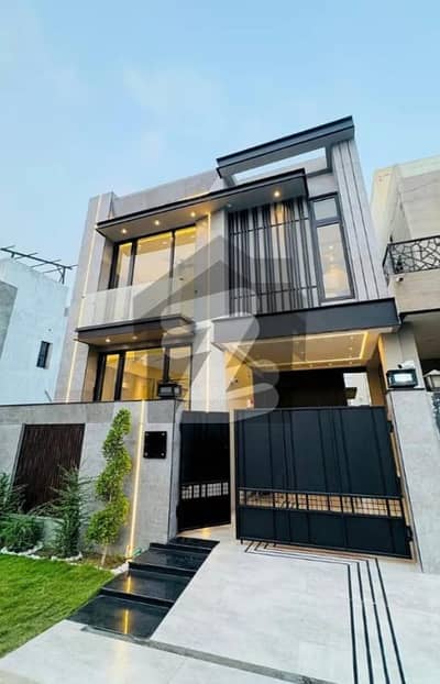 سینٹرل پارک ہاؤسنگ سکیم لاہور میں 3 کمروں کا 5 مرلہ مکان 1.75 کروڑ میں برائے فروخت۔