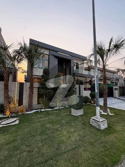 ڈی ایچ اے فیز 7 ڈیفنس (ڈی ایچ اے),لاہور میں 5 کمروں کا 1 کنال مکان 7.5 کروڑ میں برائے فروخت۔ ڈی ایچ اے فیز 7 ڈیفنس (ڈی ایچ اے),لاہور میں 5 کمروں کا 1 کنال مکان 7.5 کروڑ میں برائے فروخت۔